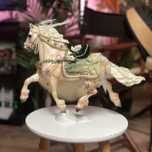 Breyer Goffert Christmas peace on earth Horse Figurine